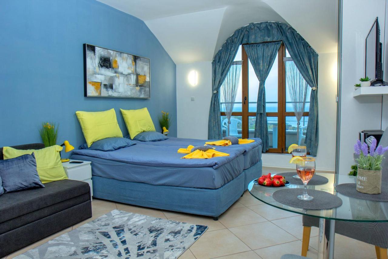 Black Sea Narcissus - Quiet Studio With Amazing Sea View Варна Екстериор снимка